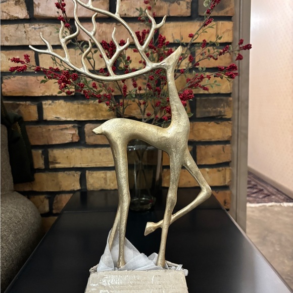 * SET OF 2 * NWT Pottery Barn Brass Merry Reindeer Set (1 Small & 1 Medium) - Picture 2 of 9